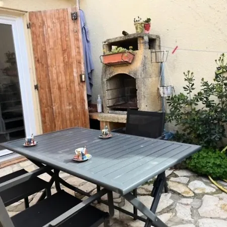 Les Maisons De La - T3 Proche Maison De La Mae-9881 *